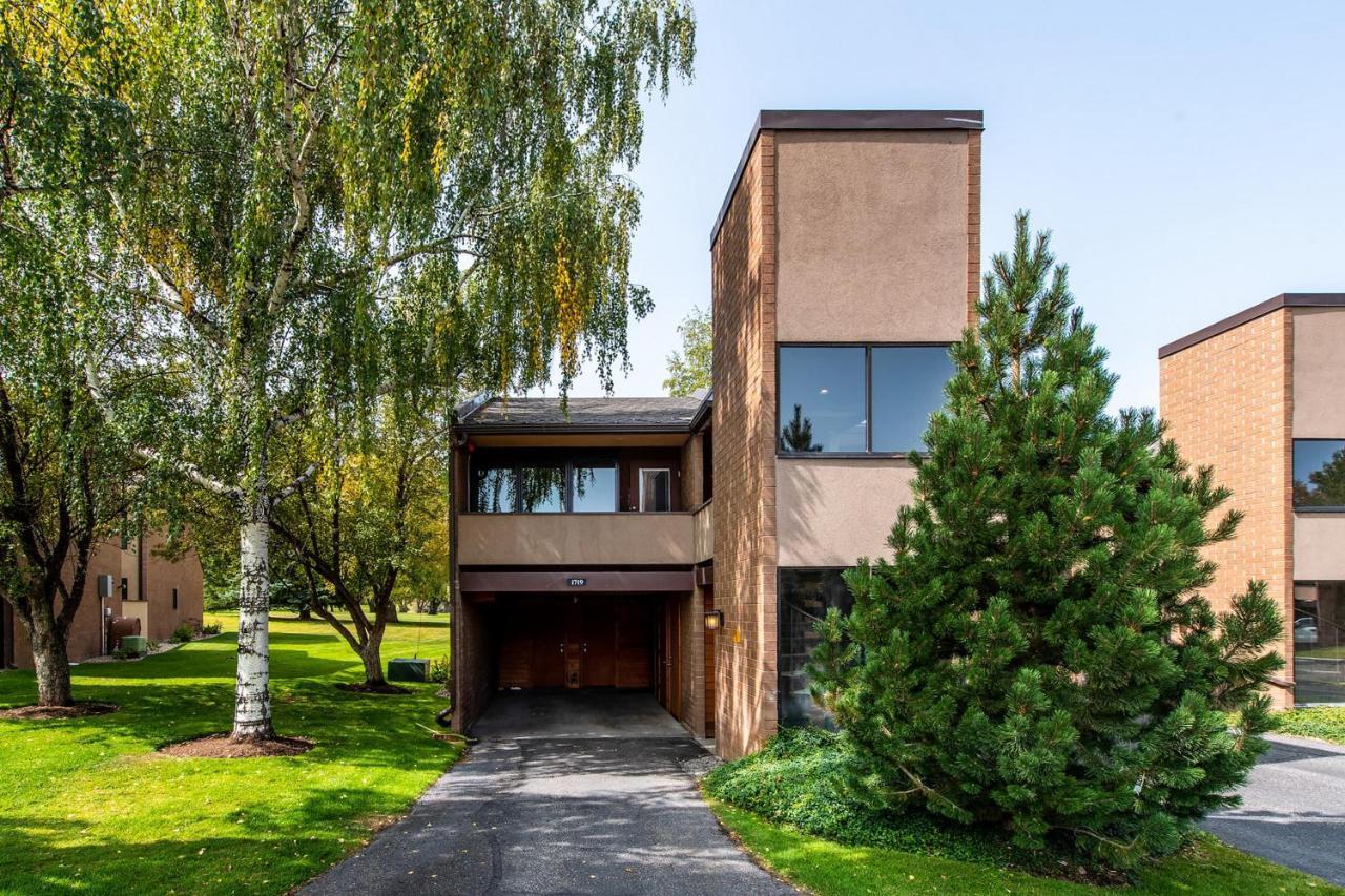 Park Avenue Townhomes By Identity Properties Holiday home *